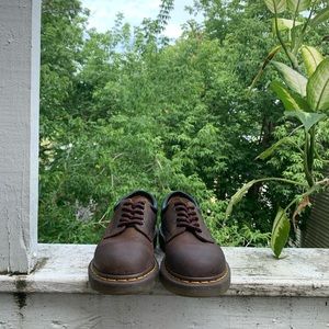 Dr. Martens 8053 shoe in Crazy Horse leather